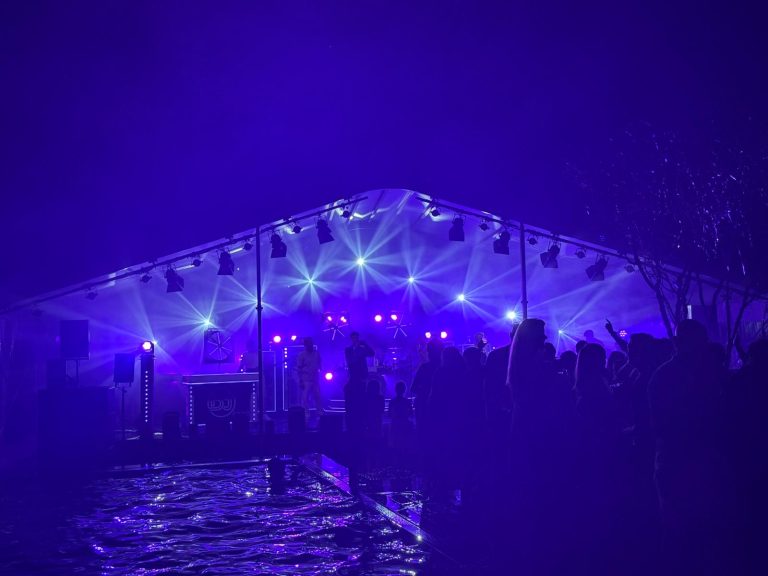 Avond foto van het licht in het podium